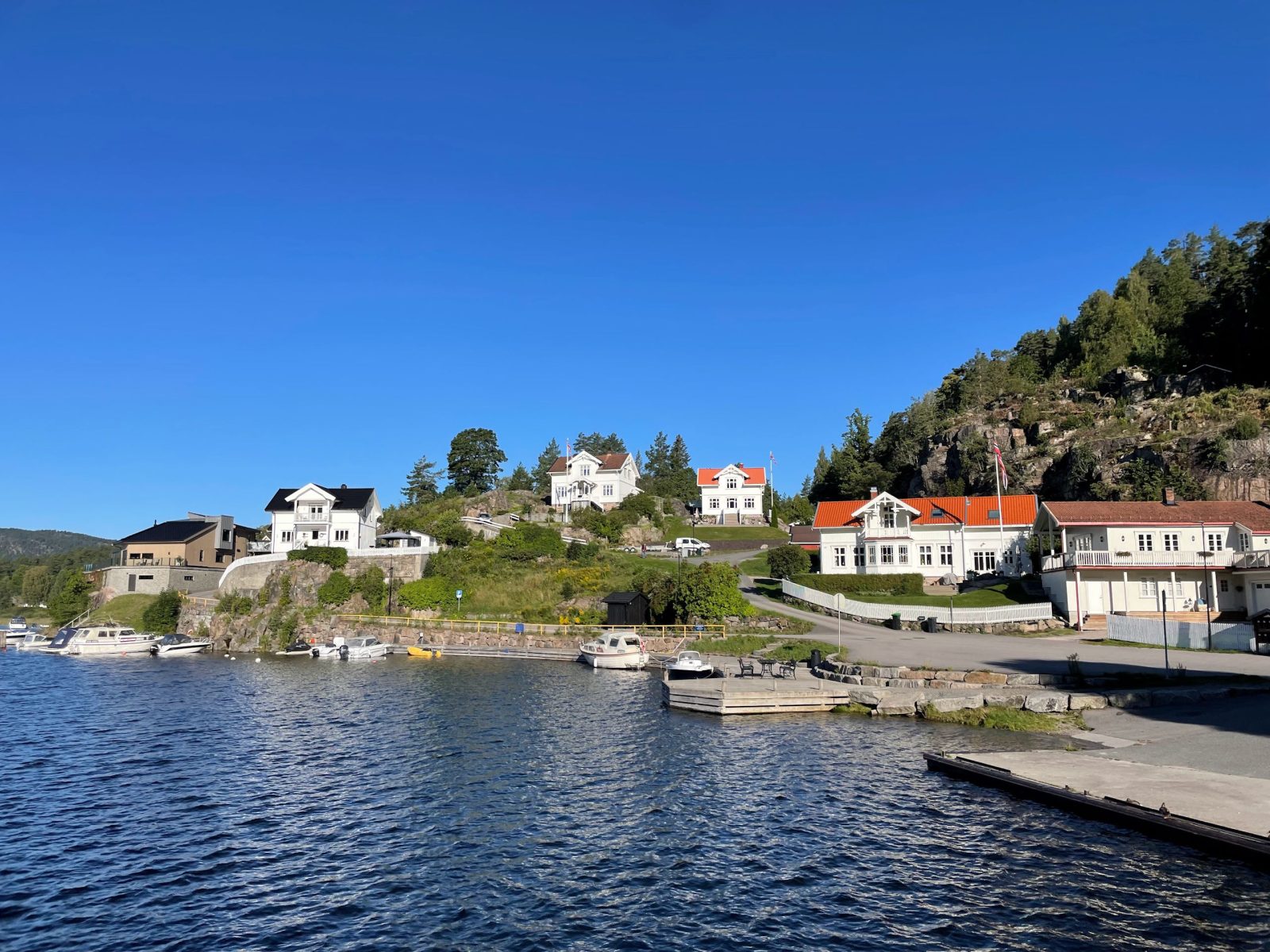 Kanalruta day 1 Skotfoss Houses by the canal-norway-by-bike
